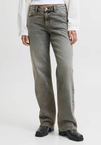 Свободные джинсы