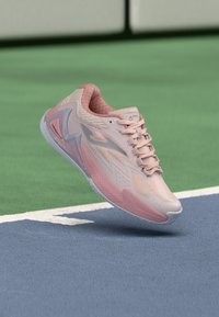 Кроссовки Кроссовки