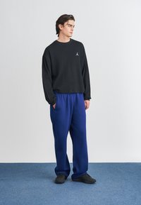 Лонгслив Лонгслив