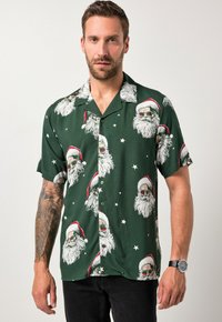 Рубашка с коротким рукавом