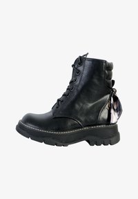 Ботинки на шнуровке