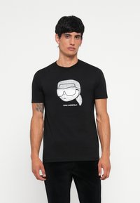 Футболка Футболка