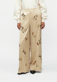 Широкие брюки