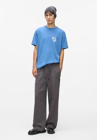 Спортивные штаны