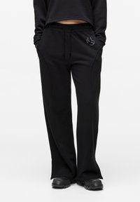 Спортивные штаны