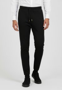 Спортивные штаны