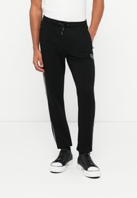 Спортивные штаны