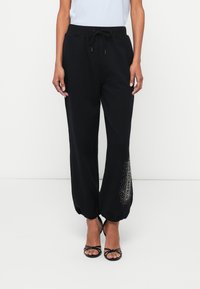 Спортивные штаны