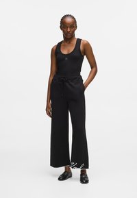 Спортивные штаны