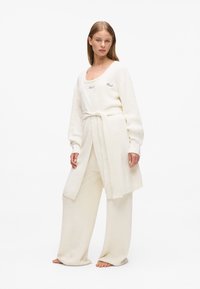 Длинный кардиган