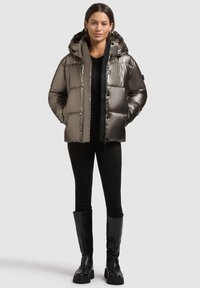 Зимняя куртка Зимняя куртка