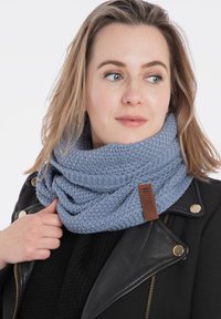 Круглый шарф