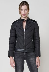 Зимняя куртка