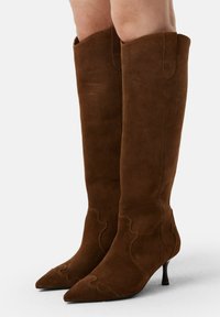 Ковбойские сапоги