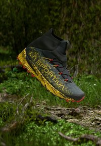 Беговые кроссовки