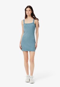 Вязаное платье