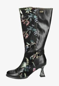 Высокие сапоги