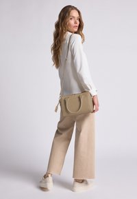 Кожаная сумка Кожаная сумка