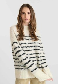 Пуловер в полоску Пуловер в полоску