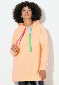 Пуловер с капюшоном