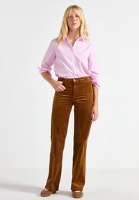 Прямые брюки