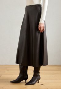 Кожаная юбка