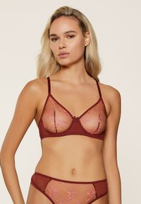 Бюстгальтер