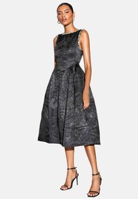 Коктейльное платье