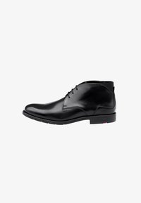 Ботинки на шнуровке