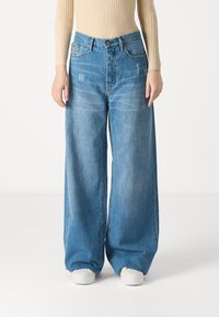 Широкие брюки