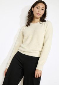 Пуловер Пуловер