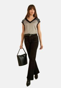 Атласная блузка