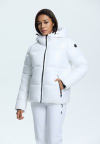 Спортивная куртка