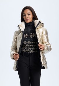 Спортивная куртка