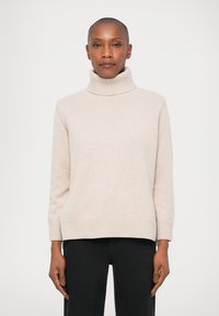 Пуловер с рукавом три четверти