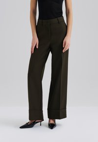 Широкие брюки