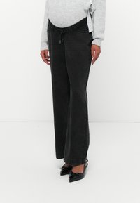 Свободные джинсы