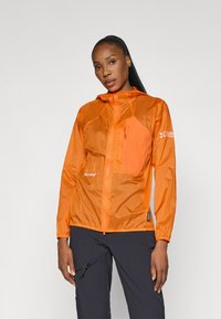 Спортивная куртка