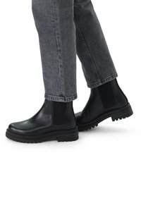 Ботинки челси