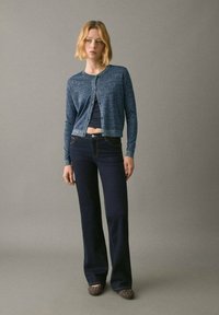 Вязаная кофта