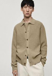 Вязаная кофта