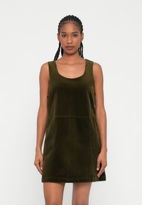 Короткое платье Короткое платье