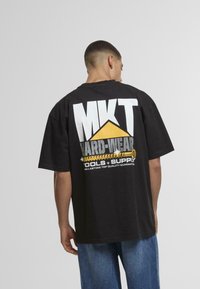 Футболка Футболка