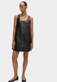 Короткое платье Короткое платье