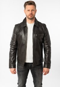 Кожаная куртка