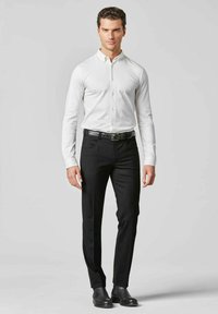 Костюмные брюки