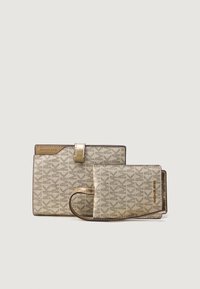 Чехол Чехол