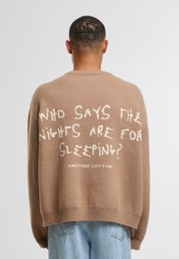 Пуловер Пуловер