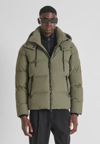 Зимняя куртка