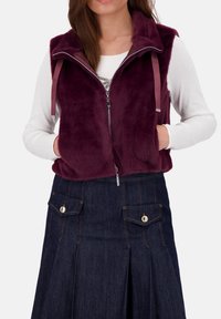 Жилет Жилет